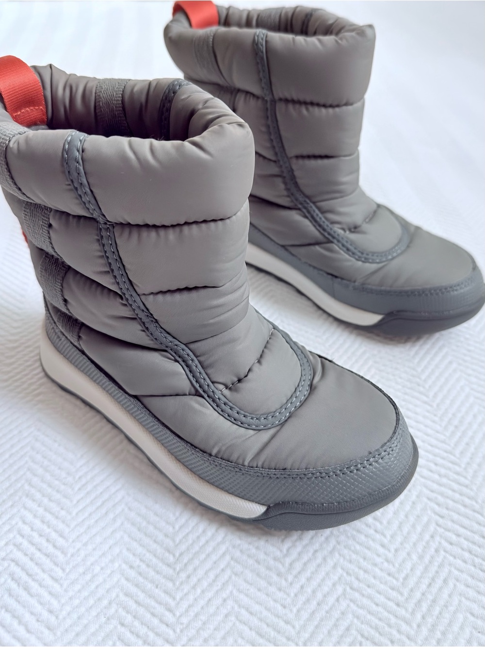 NWOT Sorel Kids Whitney II Puffy Mid Winter Boot in Gray, Size 13